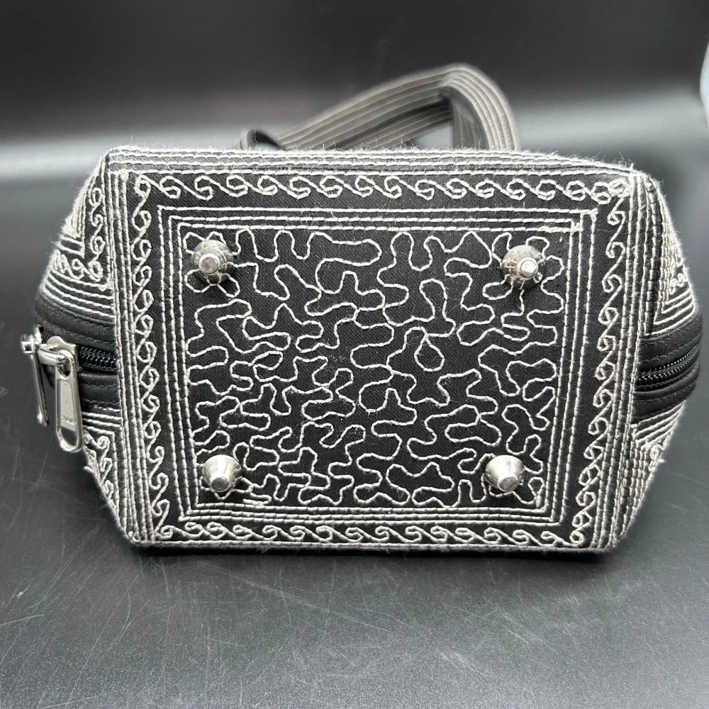 Laga Designs Embroidered Ethnic Handmade Handbag Petite Black‎ White EUC